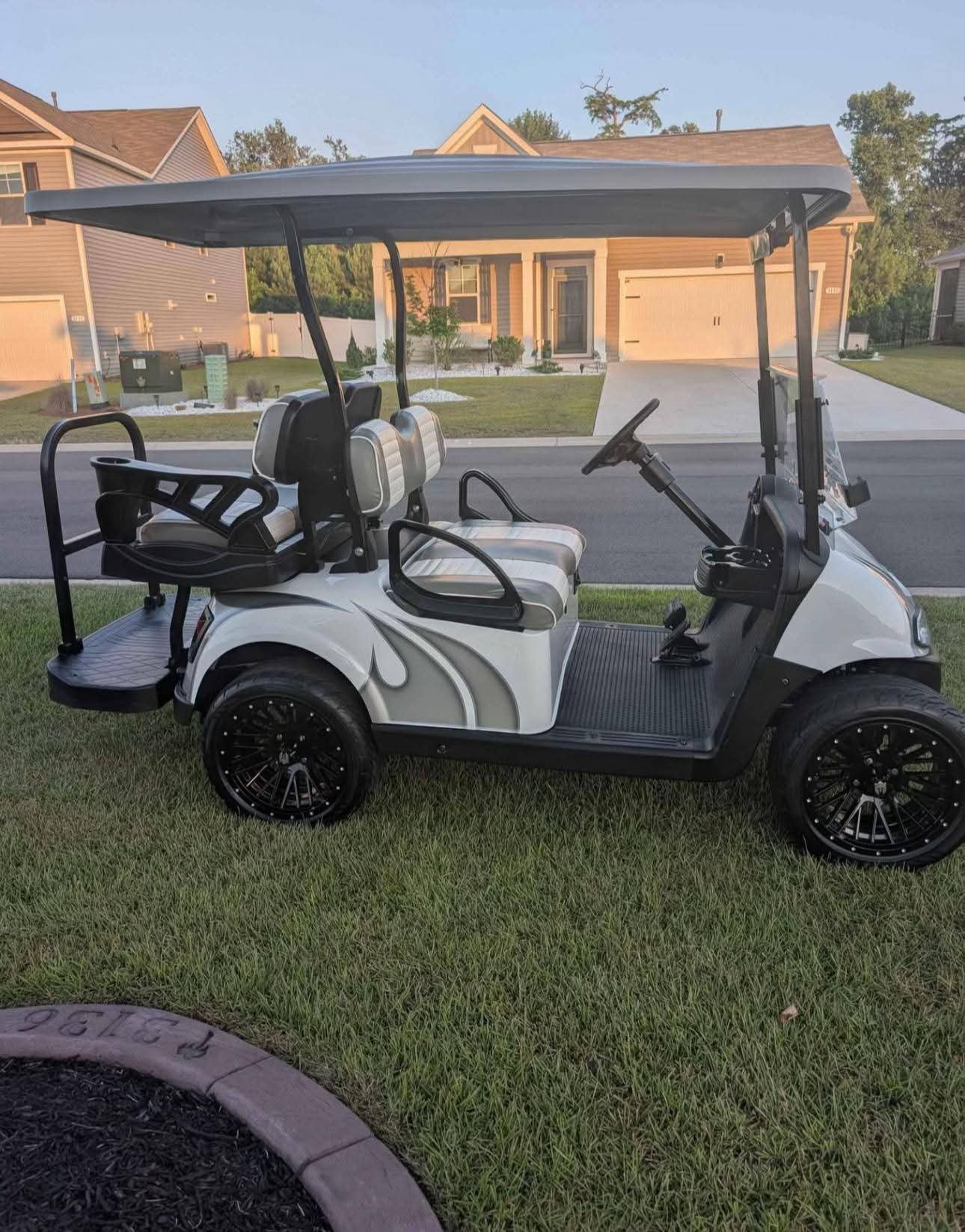 2021 Ezgo RXV Elite Lithium 4 SEATER ELECTRIC - Image 4