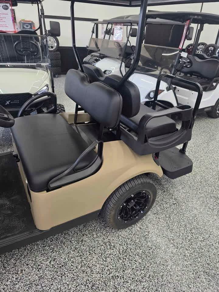 2020 Ezgo Txt EFI Premium Rear Flip Seat 4 SEATER GAS - Image 4