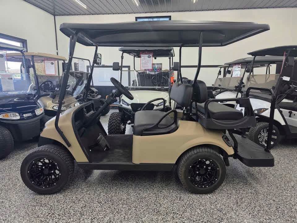 2020 Ezgo Txt EFI Premium Rear Flip Seat 4 SEATER GAS - Image 3