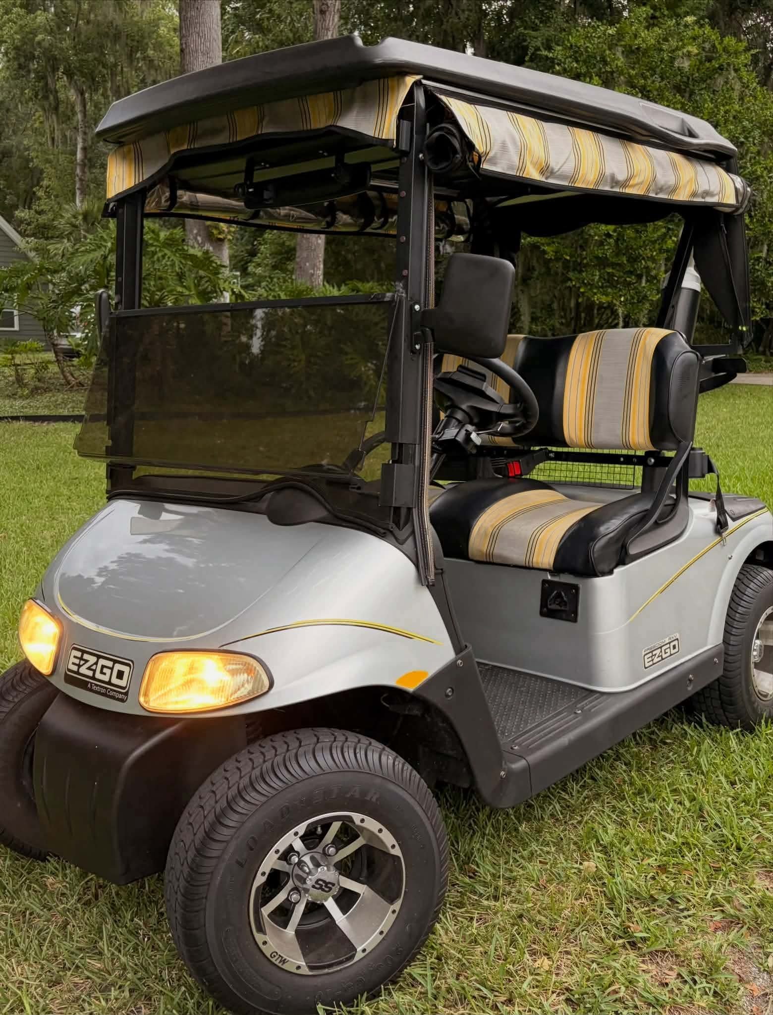 2014 E-Z-GO RXV LITHIUM 2 SEATER ELECTRIC - Image 2