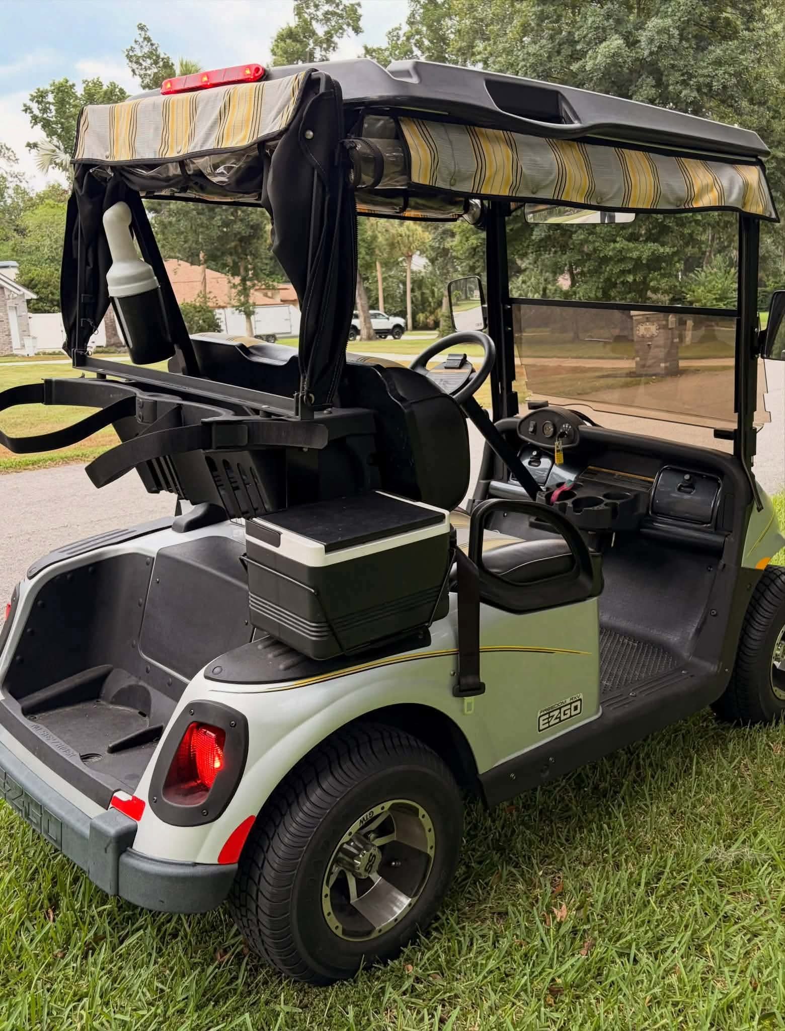 2014 E-Z-GO RXV LITHIUM 2 SEATER ELECTRIC - Image 6