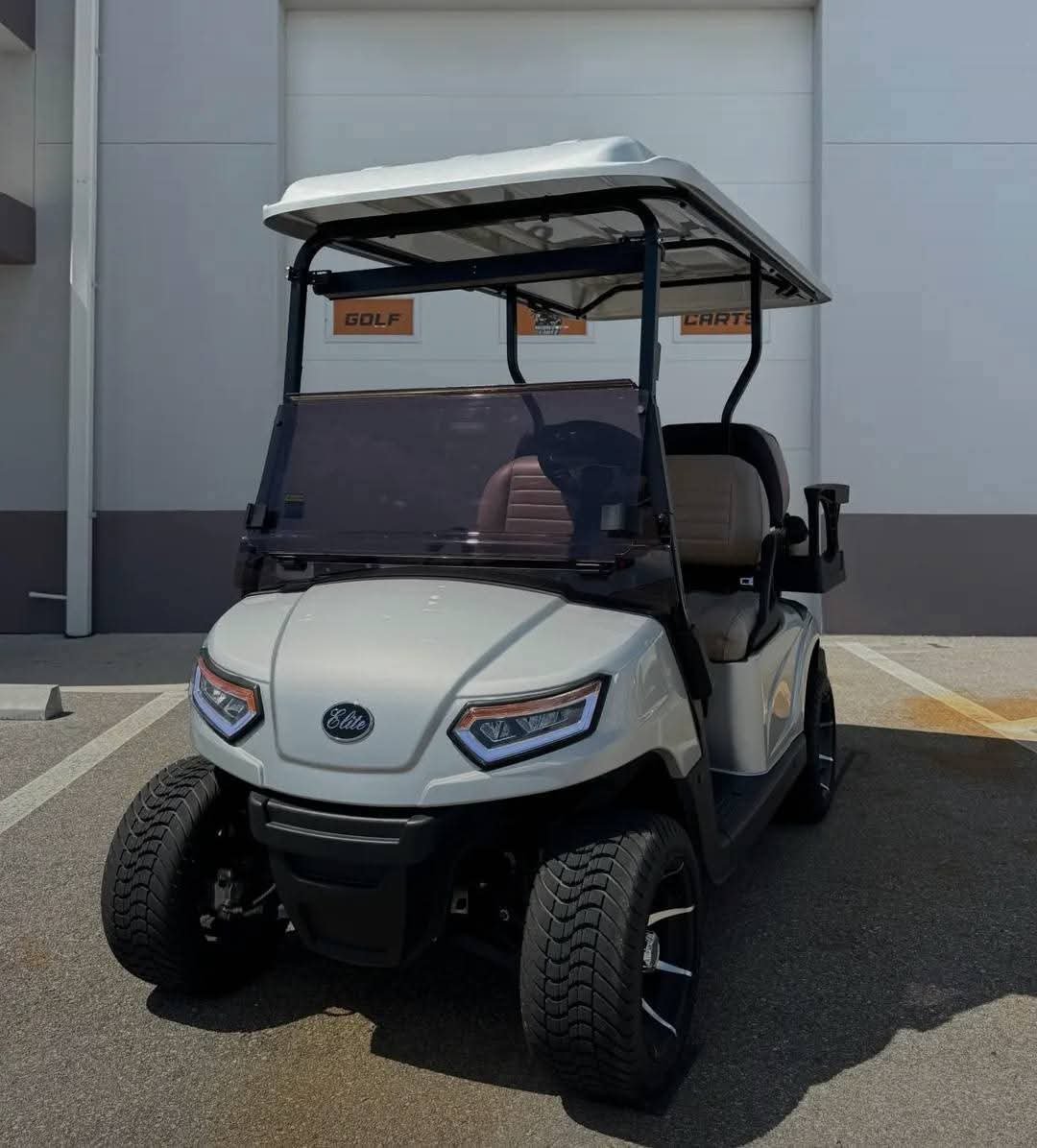 E-Z-GO RXV ELITE 2+2 ELECTRIC LITHIUM GOLF CART 4 SEATER ELECTRIC - Image 2