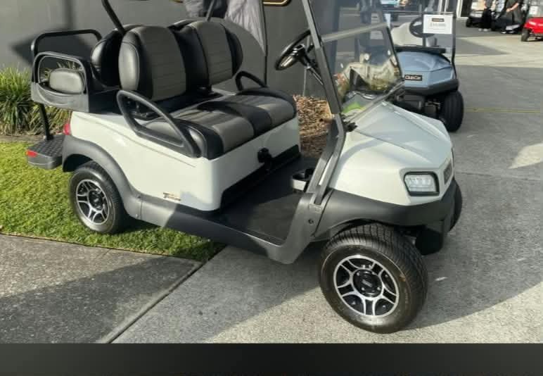 CLUB CAR TEMPO ELECTRIC 4 SEATER - Image 5