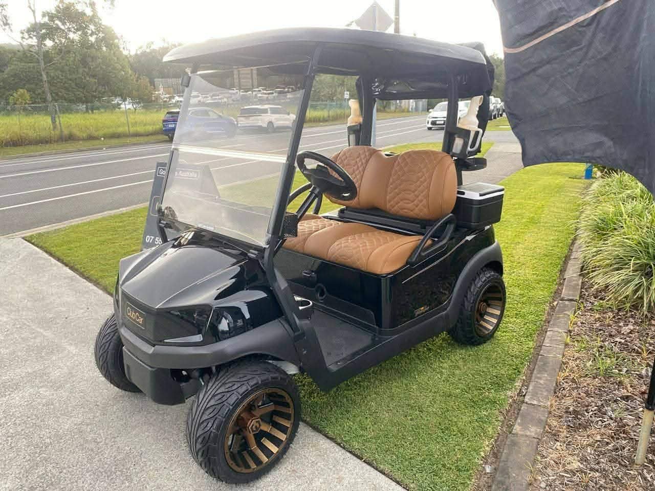 CLUB CAR Onward. 2-Passenger Non-Lifted 2 SEATER GAS