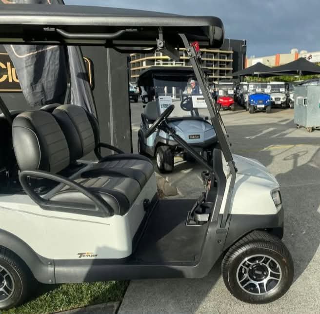 CLUB CAR TEMPO ELECTRIC 4 SEATER - Image 4