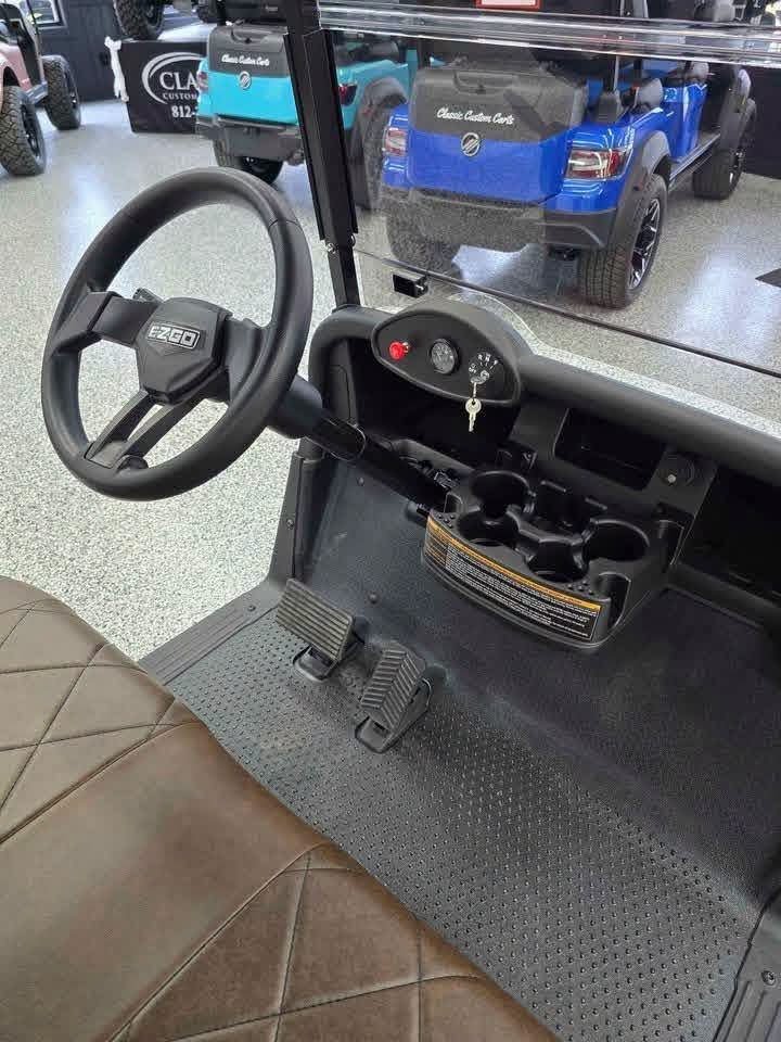 2020 Ezgo RXV4 SEATER ELECTRIC 4 SEATER - Image 9