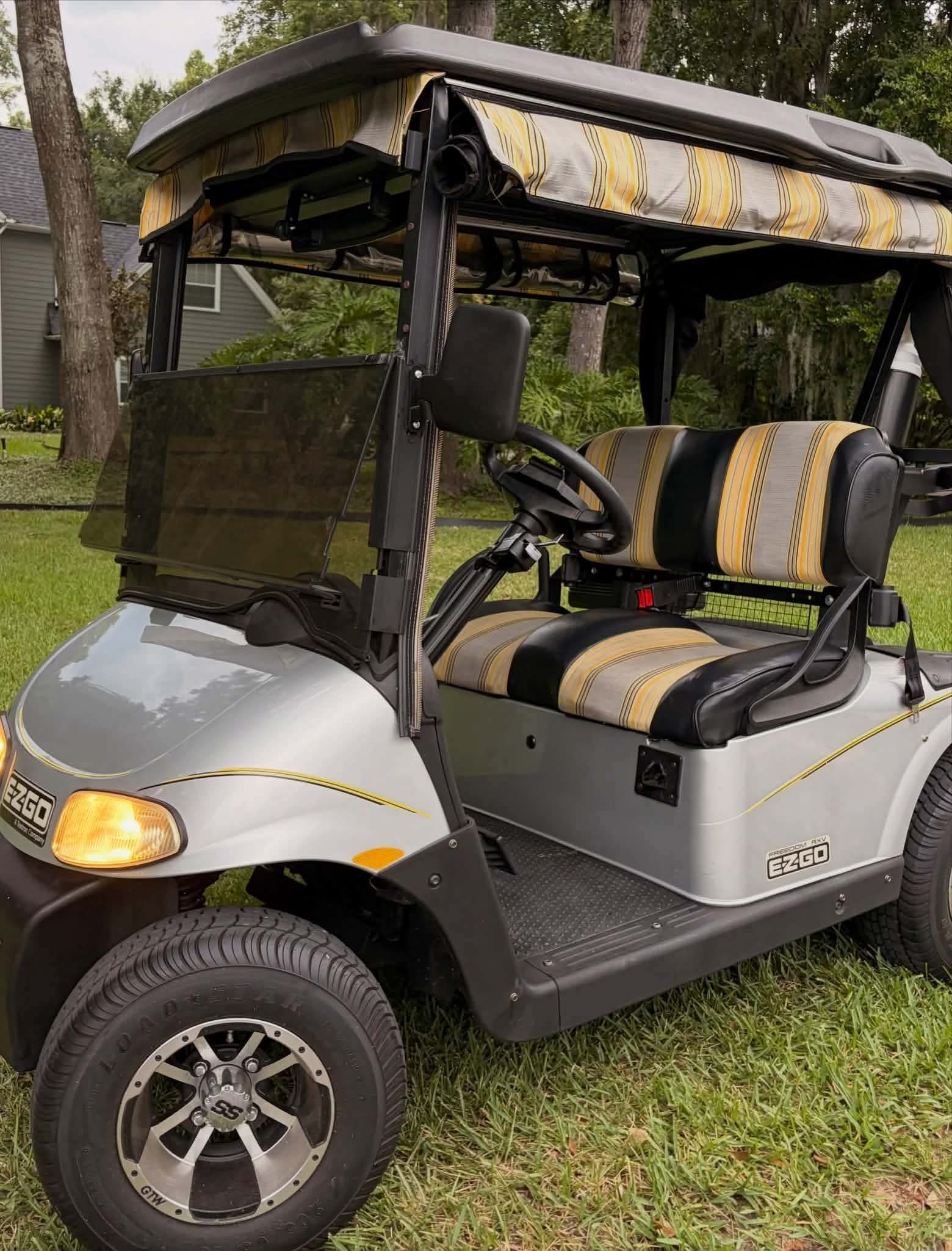 2014 E-Z-GO RXV LITHIUM 2 SEATER ELECTRIC - Image 5