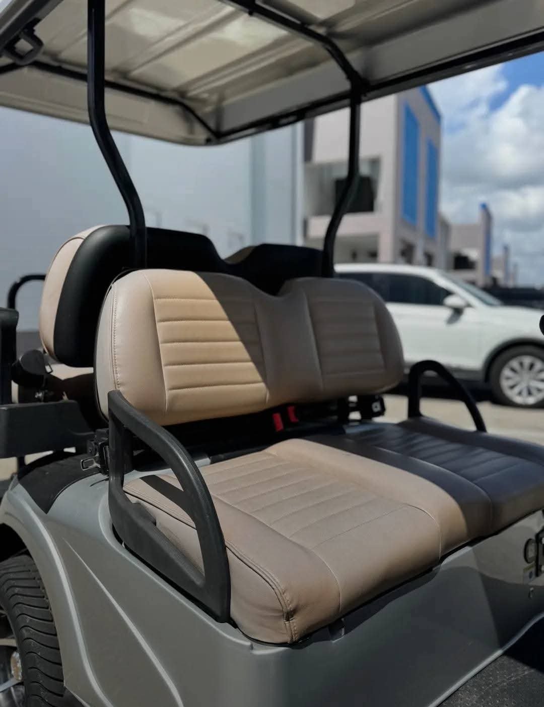 E-Z-GO RXV ELITE 2+2 ELECTRIC LITHIUM GOLF CART 4 SEATER ELECTRIC - Image 6